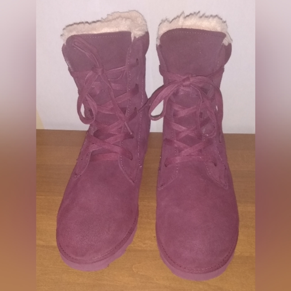 Women's BEARPAW Phoebe Suede Sheepskin Lace-Up Hiker Boot 11 NeverWet